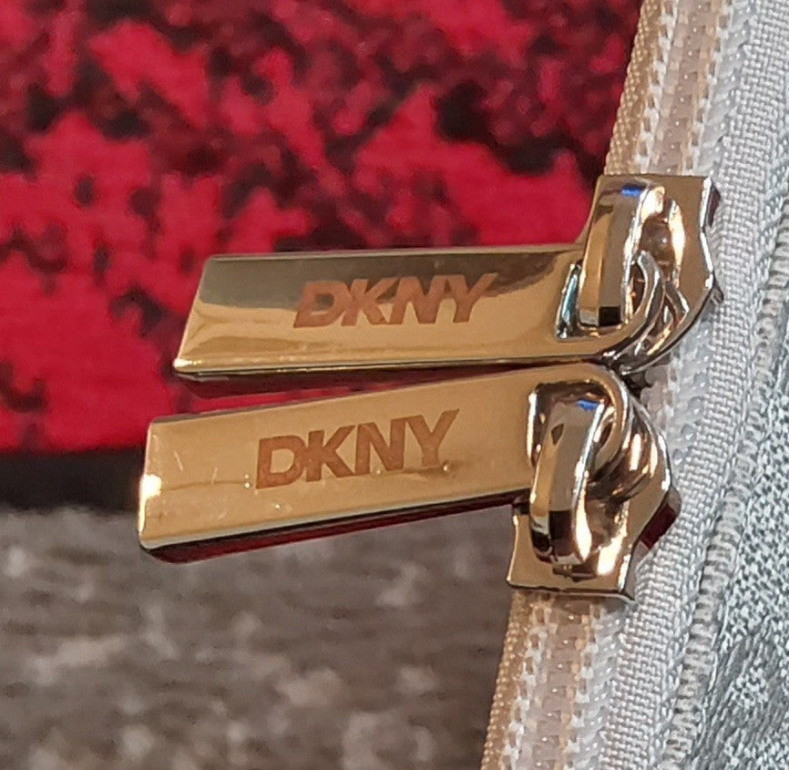 DKNY 13 / 14 inch Checkered  Striped Monogram Laptop Sleeve Beige NWOT 🔥🔥🔥