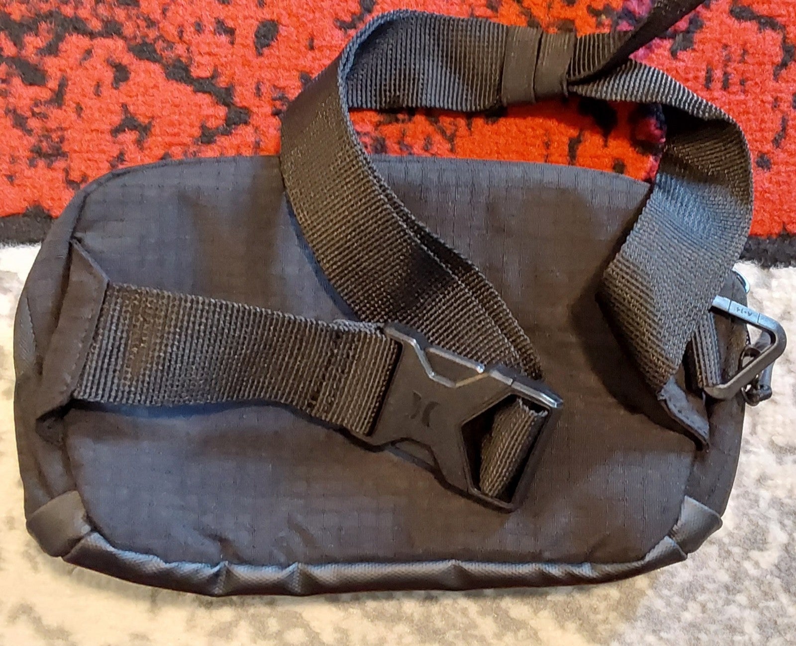 Hurley Men's Crossbody Bag Black NWOT 🔥🔥🔥